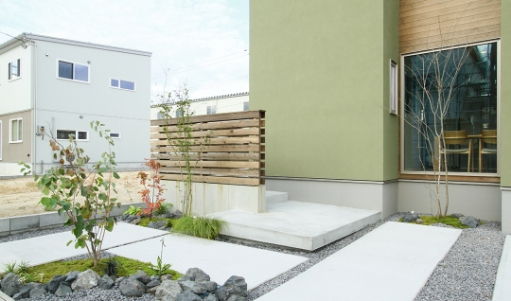 新潟市東区・船江町モデルハウスのガーデンの画像1