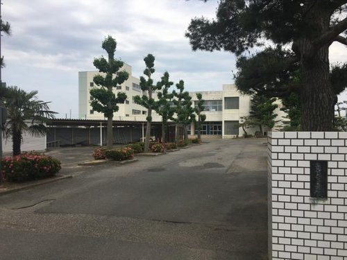 新潟市立亀田中学校