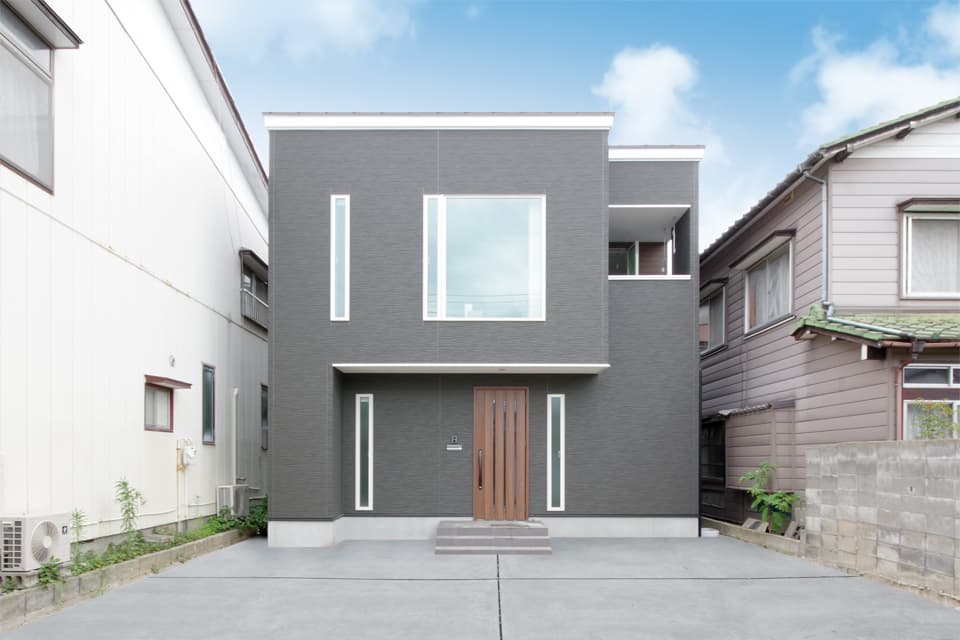新潟市東区紫竹「間接照明×オープンキッチン　キャットウォークのある2Fリビングの家」 